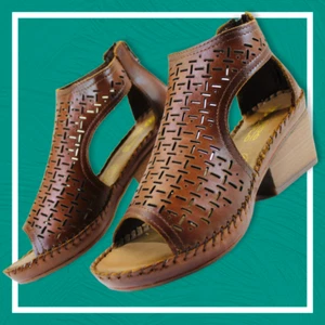 Size 10 Low Heels Women’s Leather non-slip sole Platform Hand Woven Brown Lobo - Picture 1 of 10