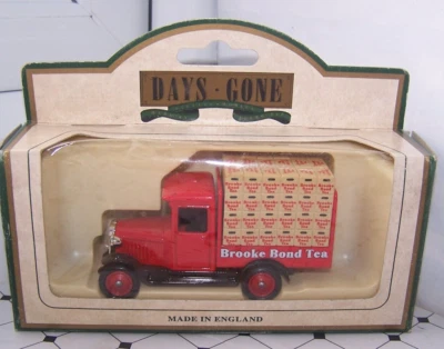 LLEDO, CHEVROLET VAN, DIE CAST MODEL, BROOKE BOND TEA, DAYS GONE, VINTAGE - Image 1 of 4