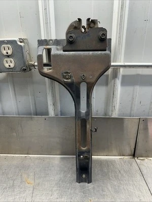 1988-1999 Chevrolet K1500 C1500 Center Hood Latch Center Radiator Support OEM - Image 1 of 2