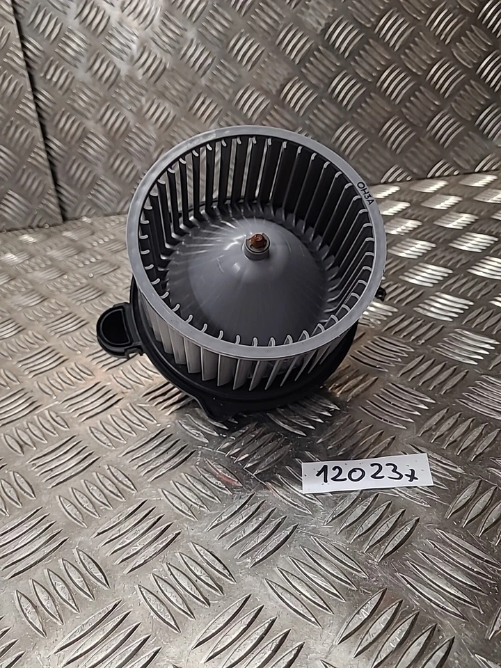 2019 HYUNDAI I20 HEATER BLOWER FAN MOTOR ASSEMBLY F00S3B2539 - Image 1 of 4