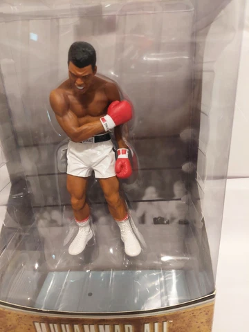 MUHAMMAD ALI UPPER DECK PRO SHOTS 1965 WORLD HEAVYWEIGHT CHAMPION FIGURE & CARD Cover
