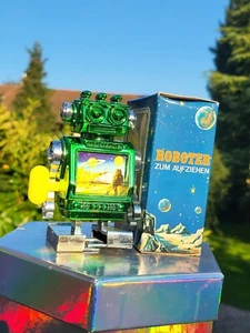 Kein Blechspielzeug/Kunststoff - Hongkong 1960 GRÜNES UHRWERK AIRFIX ROBOTER (ROBOTER) in Box. - Bild 1 von 11