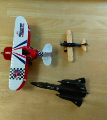 Lote de 3 varios aviones de juguete Segunda Guerra Mundial American Indian & Black Bird avión de la Fuerza Aérea de Estados Unidos Foto 1 de 4