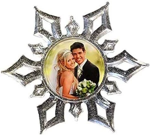 Adorno de Copo de Nieve de Navidad - Personaliza con tu Foto - Hecho en EE. UU., 2025 - Imagen 1 de 2