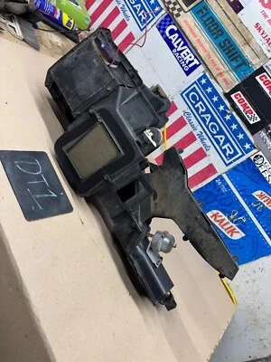 1992 1997 F150 F250 F350 BRONCO CAJA DE CALEFACCIÓN NÚCLEO BAJO TABLERO FUNCIONA OBS CALOR AIRE OEM Foto 1 de 4
