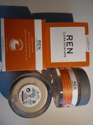 Crema para dormir REN SKINCARE OVERNIGHT GLOW manchas oscuras 2 X $ 35 Foto 1 de 3