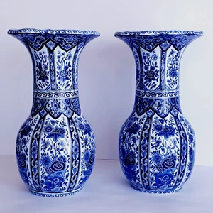 Antique DELFT BLUE & WHITE PAIR OF TRUMPET VASES EXCELLENT - REGOUT MAASTRICHT - Picture 1 of 7