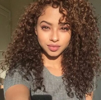 Pelucas de mujer marrón oscuro largas ondas rizadas resistentes al calor cabello sintético para fiesta Foto 1 de 4