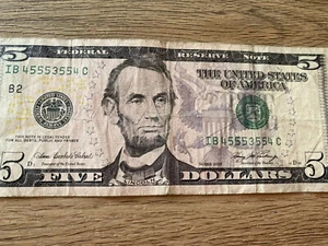 2006 5 Dollars Cool Serial Number Dollar Bill Circulated - Picture 1 of 4