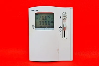Siemens RDE10.1 Programmable Room Thermostat - Image 1 of 4