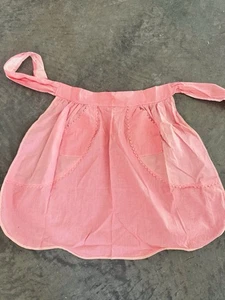 VINTAGE ROSA GINGHAM SCHÜRZE MIT TASCHE BREIT ROSA HÄKELKANTE BINDEBAND IN DER TAILLE - Bild 1 von 3