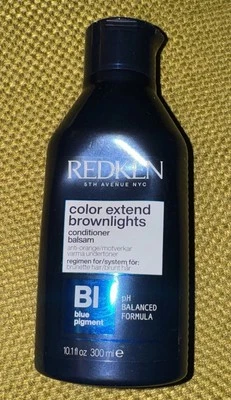 Redken Color Extend Brownlights Anti-Orange Blue Pigment Conditioner 300ml - Image 1 of 4
