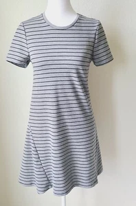 Vestido Patinador Zara Trafaluc Tejido Pequeño Gris Rayas Manga Corta Cuello Redondo - Imagen 1 de 12