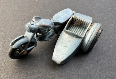 Vintage Lesney Matchbox No.04 Triumph T110 Motorcycle with Sidecar Diecast - Image 1 of 3
