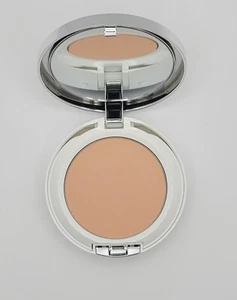 Clinique BEYOND PERFECTING Powder Foundation + Concealer 0.5 Breeze - Picture 1 of 4