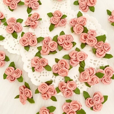 Rosas de satén rosa polvoriento, apliques de flores de tela costura pequeñas rosas rosadas artesanía Foto 1 de 4