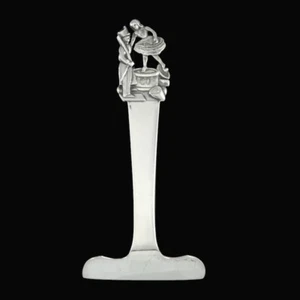 H.C. Andersen Fairy Tale Silver Child's Food Pusher. 'Tinsoldaten'. - Picture 1 of 1
