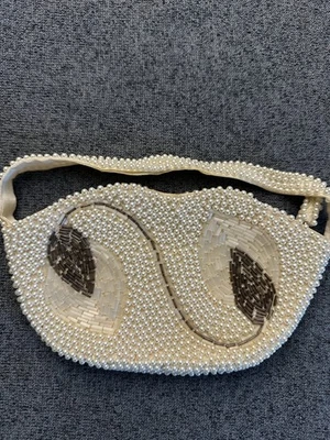 Vintage   estate  Micro Beaded Handbag White Bone Color 1940s 1950s Purse Japan - Image 1 of 4