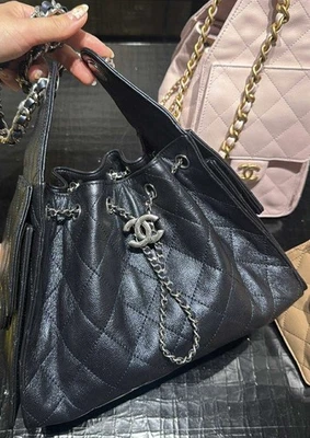 Auténtico Bolso Hobo Chanel 25 Pequeño Metálico Azul Marino Oscuro Plata HRWRE Caviar Nuevo en Caja Foto 1 de 4
