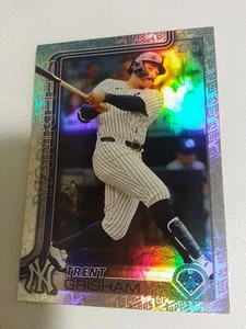 Trent Grisham 2025 Topps Series 2 #666 Topps Logo Foil - Picture 1 of 3