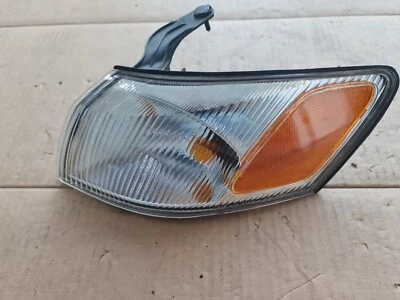 Left Turn Signal Light Assembly Compatible with 1997-1999 Toyota Camry 183458B Foto 1 de 4