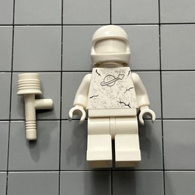 LEGO Space Police Minifigure CLASSIC SPACE STATUE 5974 Galactic Enforcer F3 19
