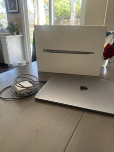 MacBook Air 13 Space Gray 2019 1.6 GHz Intel Core i5 8GB 128GB Excellent Cond. - Afbeelding 1 van 7