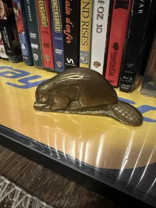 Vintage Small Solid Brass Beaver Paperweight Made in Canada 240g - Picture 1 of 6