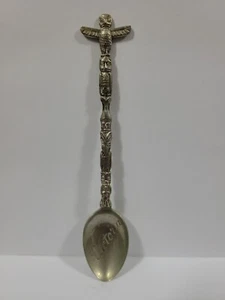 Vintage Collectable Souvenir Spoon - Victoria - Picture 1 of 2