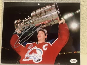 Joe Sakic Signed Colorado Avalanche 8x10 Photo JSA - Picture 1 of 5