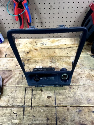 MAZDA MIATA 1999-2005 RADIO BISEL BORDE ENVOLVENTE NEGRO OEM Foto 1 de 4