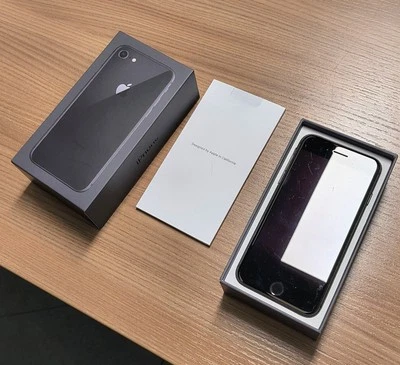 Apple iPhone 8 - 64GB - Grigio Siderale (Sbloccato) - Immagine 1 di 4