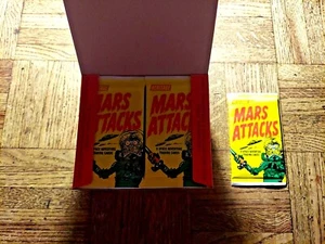 2012 MARS ATTACKS TOPPS HERITAGE SEALED PACK OF TRADING CARDS - Picture 1 of 5