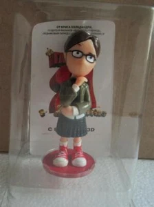 Despicable me Margo 3.5 " yellow figure Universal studios HARD TO FIND new - Picture 1 of 8