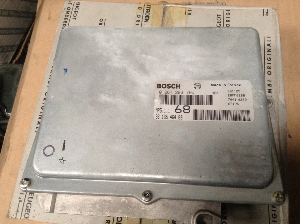 Peugeot 406 XU7JP NEW ECU BOSCH 0261203795 9616546480 19293T NLA RP £878 - Image 1 of 3