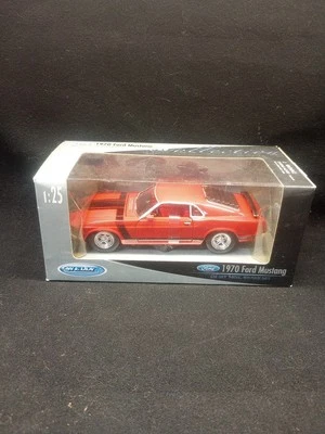 Welly's 1970 Ford Mustang Boss 302 - 1:25 - NIB - Red w/Black Stripes - Image 1 of 3
