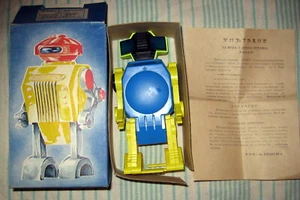 VTG WALKING ROBOT SPACE EXPLORER MECHANIC BATTERY TOY BOX RUSSIAN BULGARIAN - Picture 1 of 5