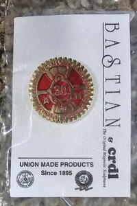 IAM 30yr Member Pin International Association Machinists Trade Union John Deere - Imagen 1 de 4
