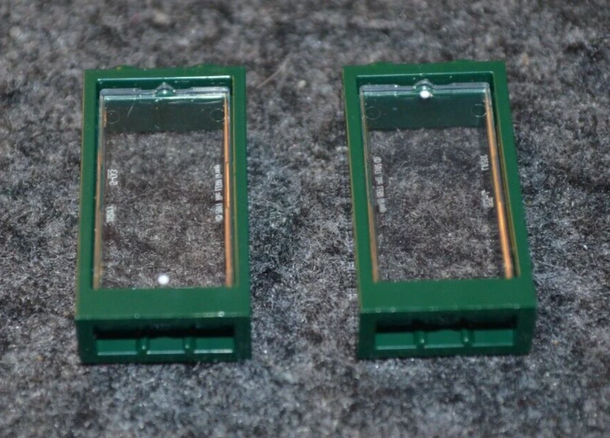 (2) 1 x 2 x 3 темно-зеленый оконная рама с прозрачным стеклом - новый Lego здание / дом - Изображение 1 из 1