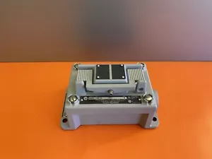 Allen Bradley 800H-1HZX7 Double Lever Momentary Start/Stop Pushbutton - Picture 1 of 8