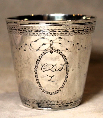 Moneda neoclásica americana vaso de plata de Caleb Beal (Boston c. 1780) Foto 1 de 4