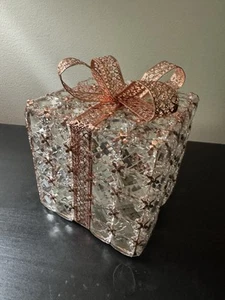 Multi-Faceted Brilliance Lit Gift Box with Bow by Valerie in Gold New - Picture 1 of 7