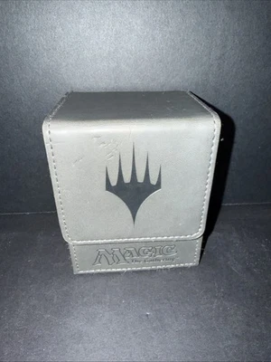 MTG Mana Flip Deck Caja Imán Ultra Pro Foto 1 de 4