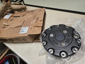 New Open Box Carrier CNH Genuine 48095306 5143846 - Picture 1 of 8