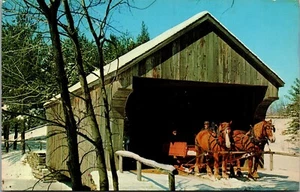 Cartolina d'epoca Dummerston Vermont VT ponte coperto mulino stagno vecchia Sturbridge anni '60 - Foto 1 di 2