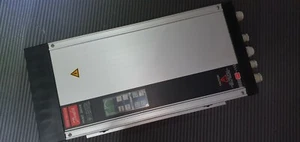 Danfoss Frequenzumrichter VLT Type 3504 HV-AC 175H9080 380-415V defekt !! - Bild 1 von 7