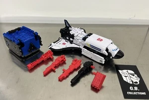 Transformers WFC Legacy Speedia 500 Shuttle Leader Class 100% Complete - Photo 1 sur 4
