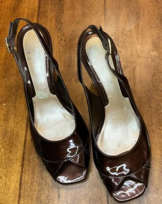 Salto feminino ALEX MARIE marrom couro envernizado 7 1/2 M biqueira aberta - Imagem 1 de 4