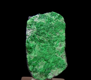 UVAROVITE rare green chromium GARNET --- RUSSIA - Ural Mts. - SARANY /pl737 - Picture 1 of 9