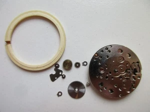 tissot cal. 781-1 Schweizer zerlegtes Uhrwerk - zur Nutzung von Teilen - Bild 1 von 4